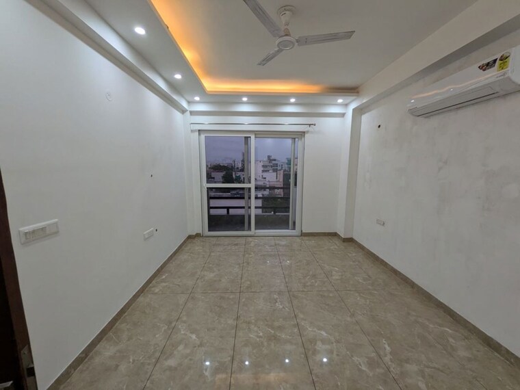 Room, sector 57 3 Bedroom 1800 Sq.Ft. Builder Floor In Sector 57 Gurgaon 10499854