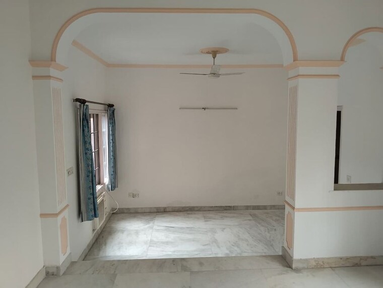 Bathroom, vasant vihar 4 Bedroom 3600 Sq.Ft. Builder Floor In Vasant Vihar Delhi 10499873
