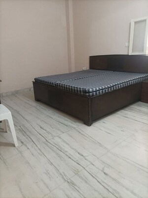 2 BHK Builder Floor For Rent in Sector 15
