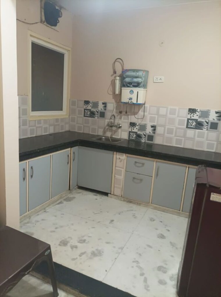 Kitchen, sector 15 2 Bedroom 1000 Sq.Ft. Builder Floor In Sector 15 Gurgaon 10499889