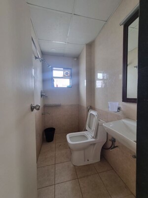 Bathroom in 1 BHK Apartment at Richmond Town – for Rent