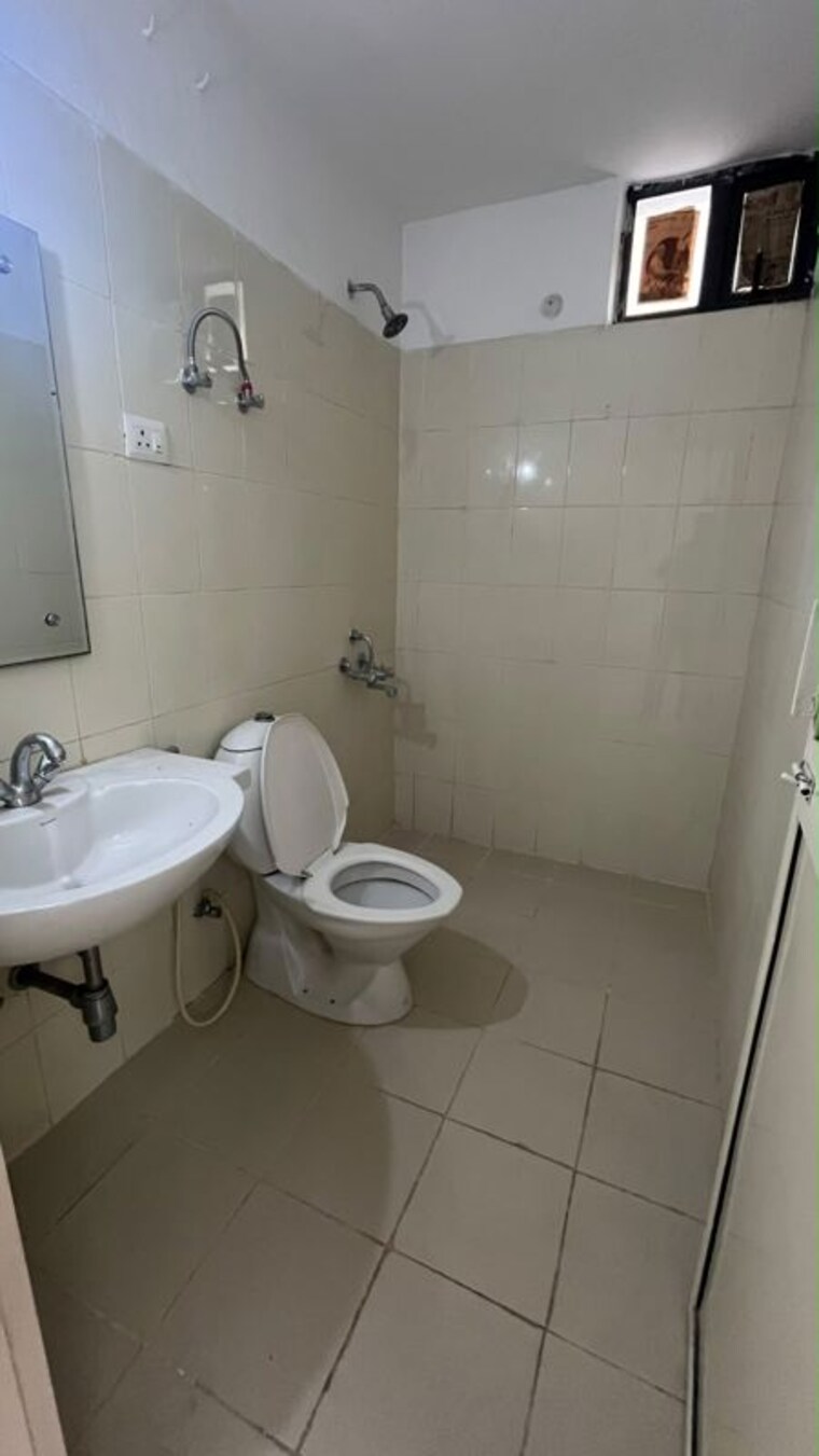 Bathroom, vatika-inxt-floors 2 Bedroom 1050 Sq.Ft. Builder Floor In Sector 82 Gurgaon 10499914