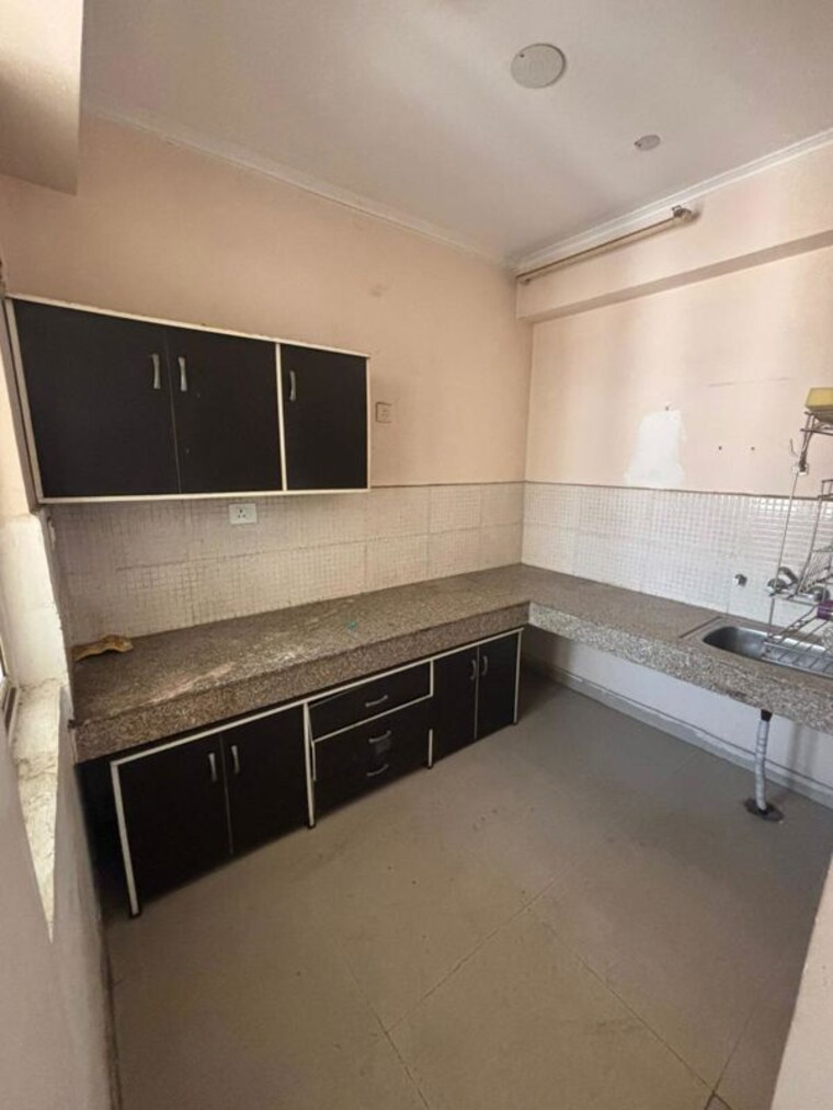 Kitchen, supertech-eco-village-ii 2 Bedroom 890 Sq.Ft. Apartment In Sector 16b Greater Noida Greater Noida 10499911