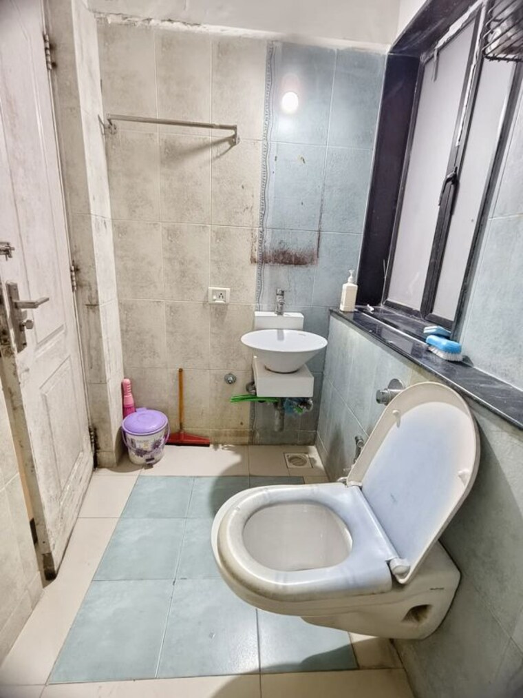 Bathroom, neha-heena-gaurav-jewels 3 Bedroom 1065 Sq.Ft. Apartment In Goregaon East Mumbai 10499985