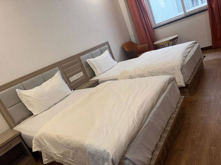 Bedroom, dlf cyber city Pg For Boys & Girls In Dlf Cyber City 10499982