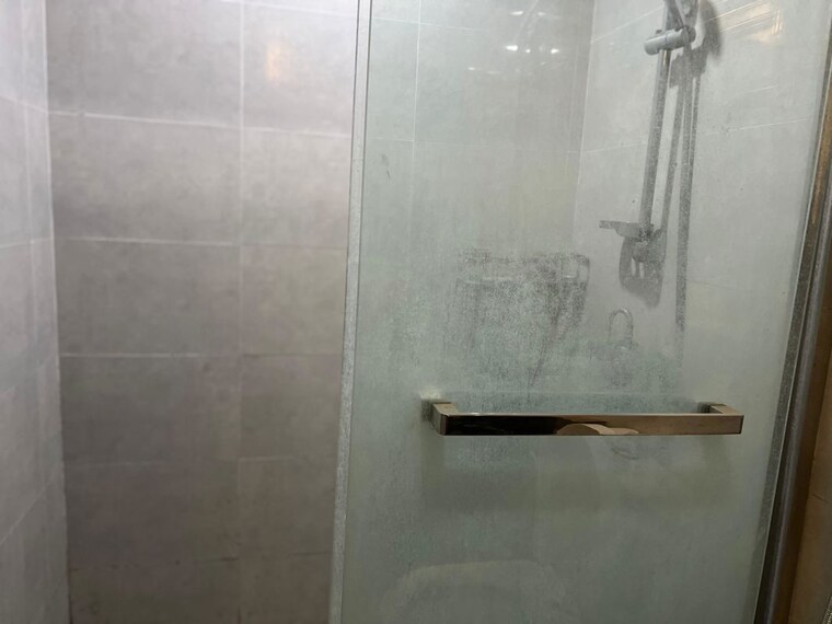 Bathroom, dlf cyber city Pg For Boys & Girls In Dlf Cyber City 10499982