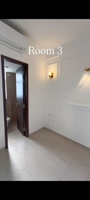 Room in 3 BHK Apartment at Smart World Orchard, Sector 61 – for Sale