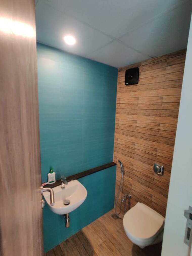 Bathroom, damji-shamji-mahavir-milestone 2 Bedroom 754 Sq.Ft. Apartment In Vasant Vihar Thane 10500009