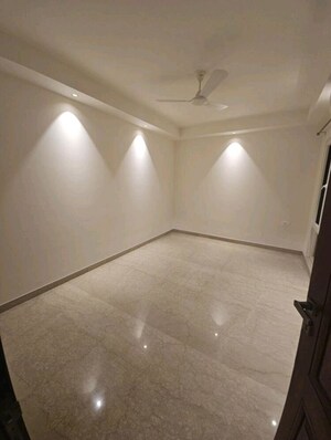 Room in 3.5 BHK Apartment at Maya Green Lotus Utsav, International Airport Road – for Rent
