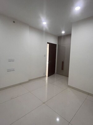 Room in 3 BHK Apartment at Aparna Luxor Park, Kondapur – for Rent