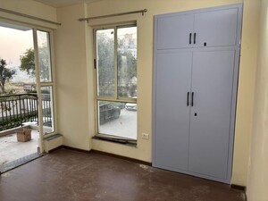 2 BHK Apartment For Rent in Imperia Esfera, Sector 37c