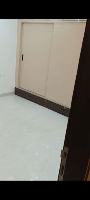 Room in 3 BHK Builder Floor at Mehrauli – for Rent