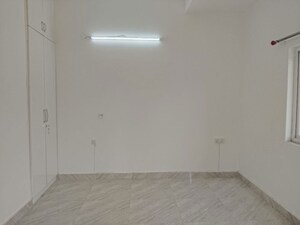 Room in 3 BHK Apartment at Saket – for Rent