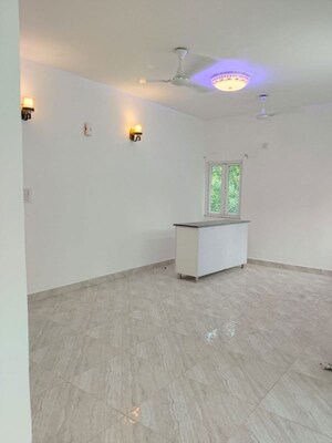 Room in 3 BHK Apartment at Saket – for Rent
