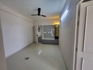 Room in 2 BHK Apartment at Pyramid Midtown, Sector 59 – for Rent