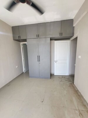 2 BHK Apartment For Rent in Pyramid Midtown, Sector 59
