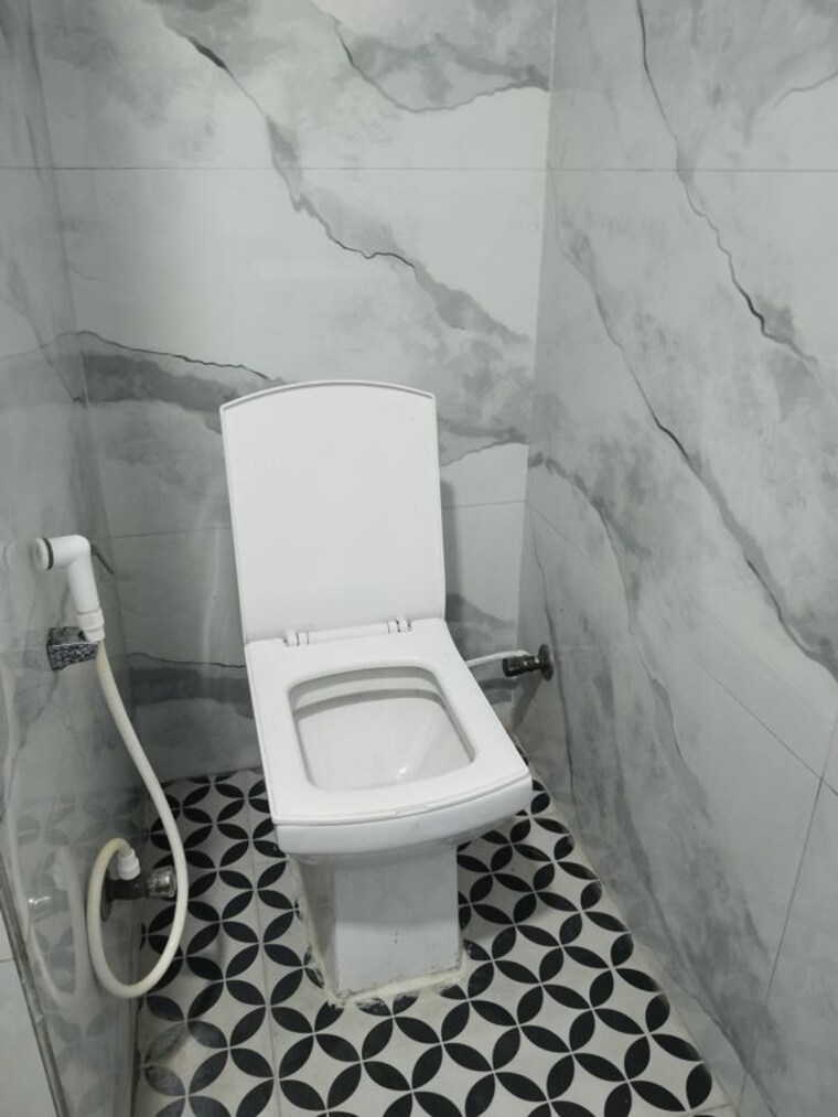 Bathroom, panchsheel vihar 4 Bedroom 1500 Sq.Ft. Apartment In Panchsheel Vihar Delhi 10500063