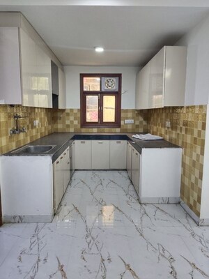 Kitchen in 4 BHK Apartment at Panchsheel Vihar – for Rent