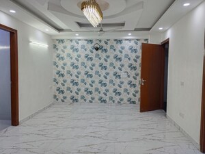 Room in 4 BHK Apartment at Panchsheel Vihar – for Rent
