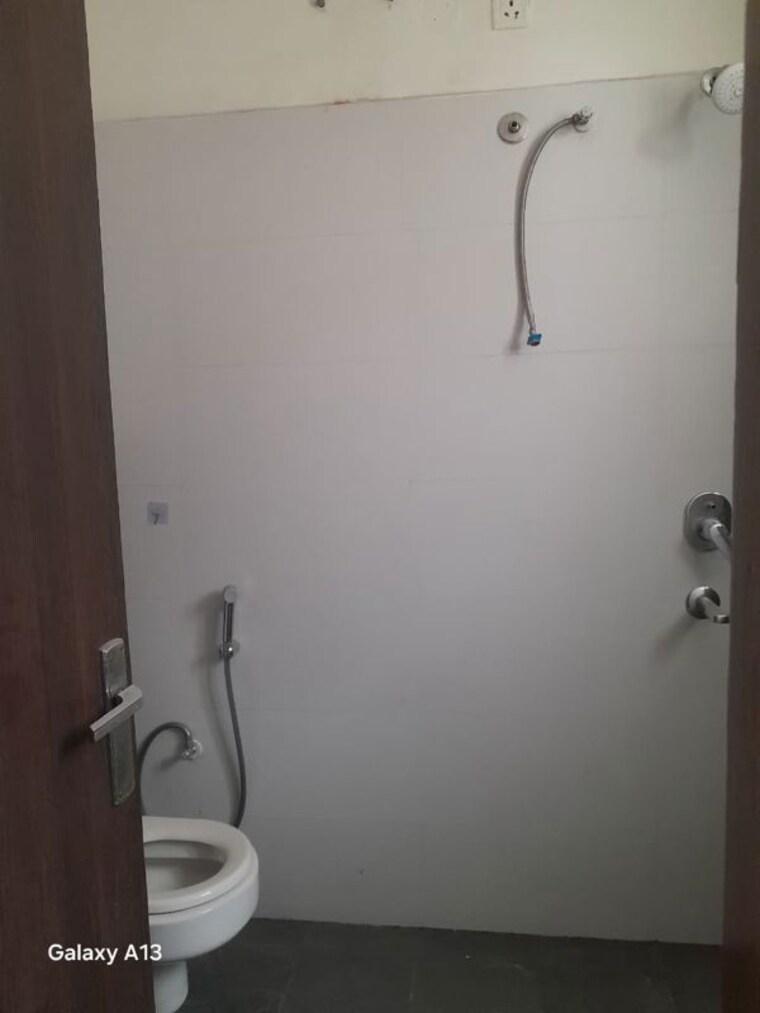 Bathroom, altura-apartments 3 Bedroom 1866 Sq.Ft. Apartment In Ghazipur Zirakpur 10500070