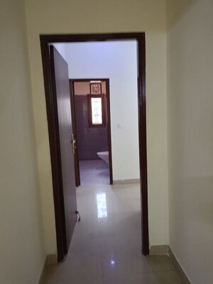 Room in 4 BHK Apartment at Civitech Sampriti, Sector 77 – for Rent
