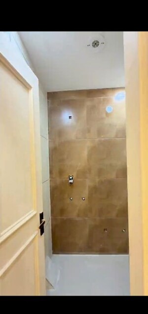 Furnished Amenities in 3 BHK Builder Floor at Dwarka Mor – for Sale