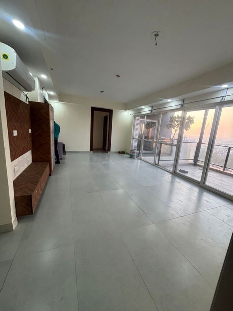 Room, one-oak-natura 2 Bedroom 2230 Sq.Ft. Apartment In Sushant Golf City Lucknow 10500127