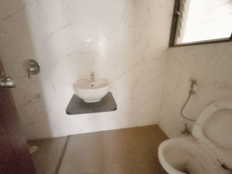 Bathroom, chaphalkar-elina-lite 2 Bedroom 1100 Sq.Ft. Apartment In Mohammadwadi Pune 10496069
