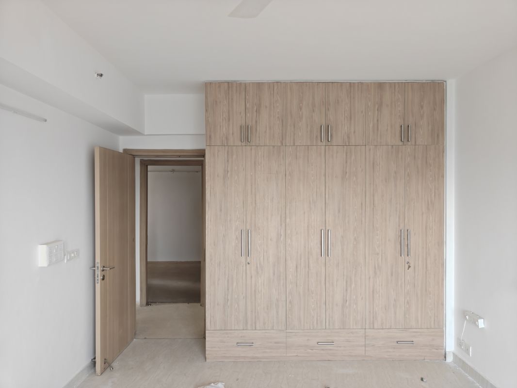 4 BHK + Pooja Room,Servant Room 2727 Sq.Ft. Apartment in DLF New Town Heights III