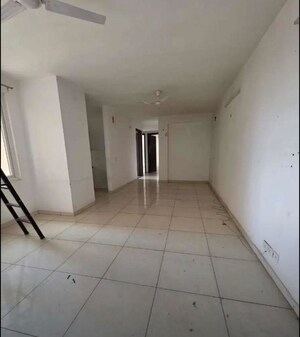 Room in 3 BHK Apartment at Motiaz Royal Citi, Ambala Highway – for Rent