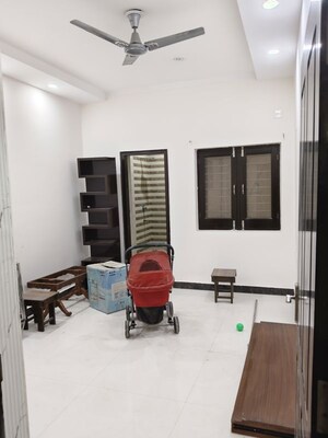 Team Area in 2 BHK Independent House at RWA Apartments Sector 52, Sector 52 – for Rent