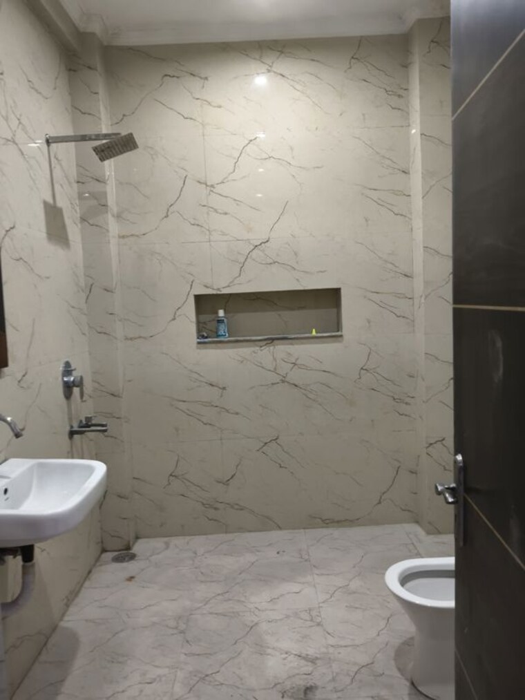 Bathroom, rwa-apartments-sector-52 2 Bedroom 1200 Sq.Ft. Independent House In Sector 52 Noida 10500183