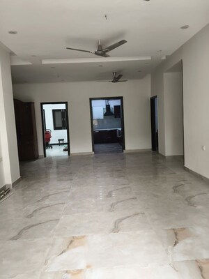 2 BHK Independent House For Rent in RWA Apartments Sector 52, Sector 52