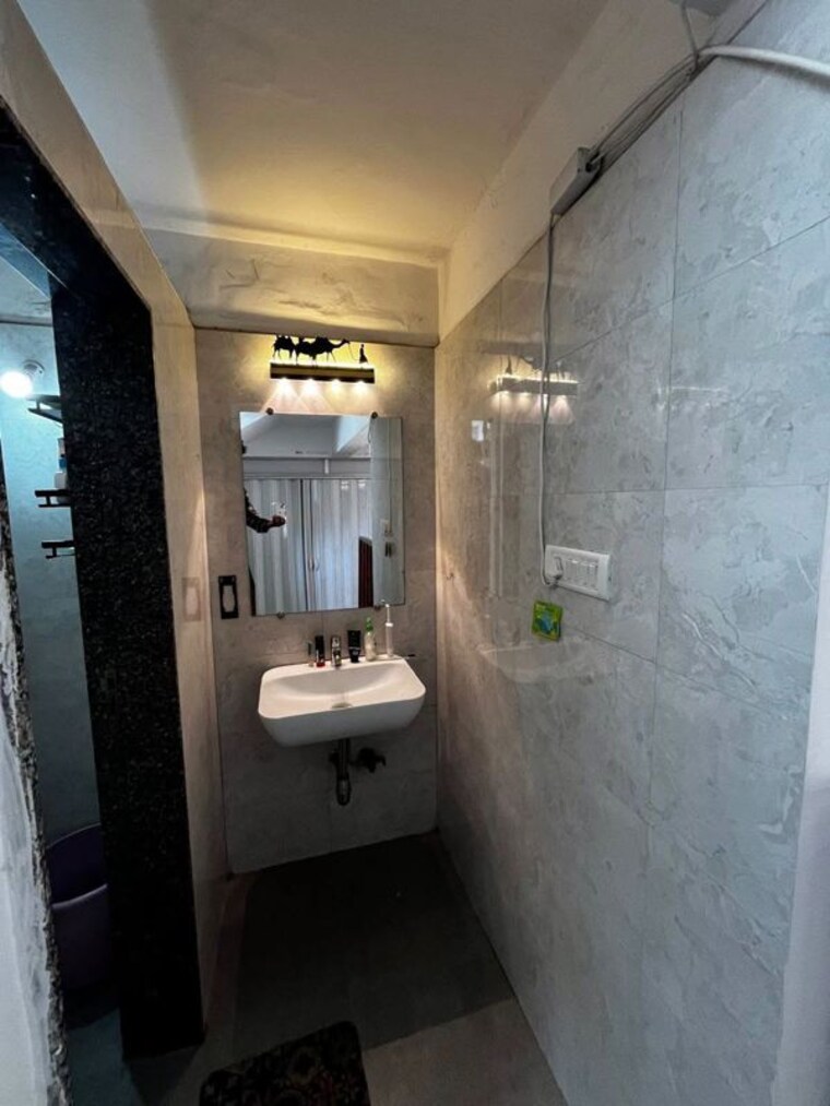 Bathroom, kopar khairane Pg For Boys In Kopar Khairane 10500151