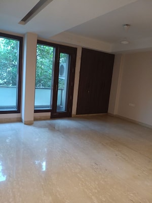 Room in 4 BHK Builder Floor at New Friends Colony – for Sale