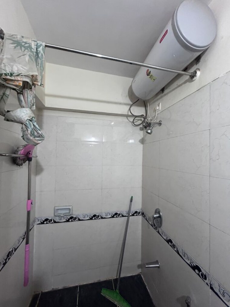 Bathroom, k-raheja-raheja-residency 2 Bedroom 938 Sq.Ft. Apartment In Malad East Mumbai 10500269