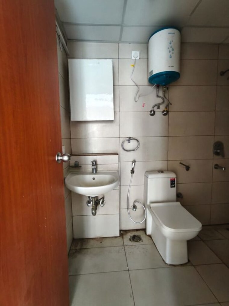 Bathroom, tata-eureka-park 2 Bedroom 1100 Sq.Ft. Apartment In Sector 150 Noida 10500284