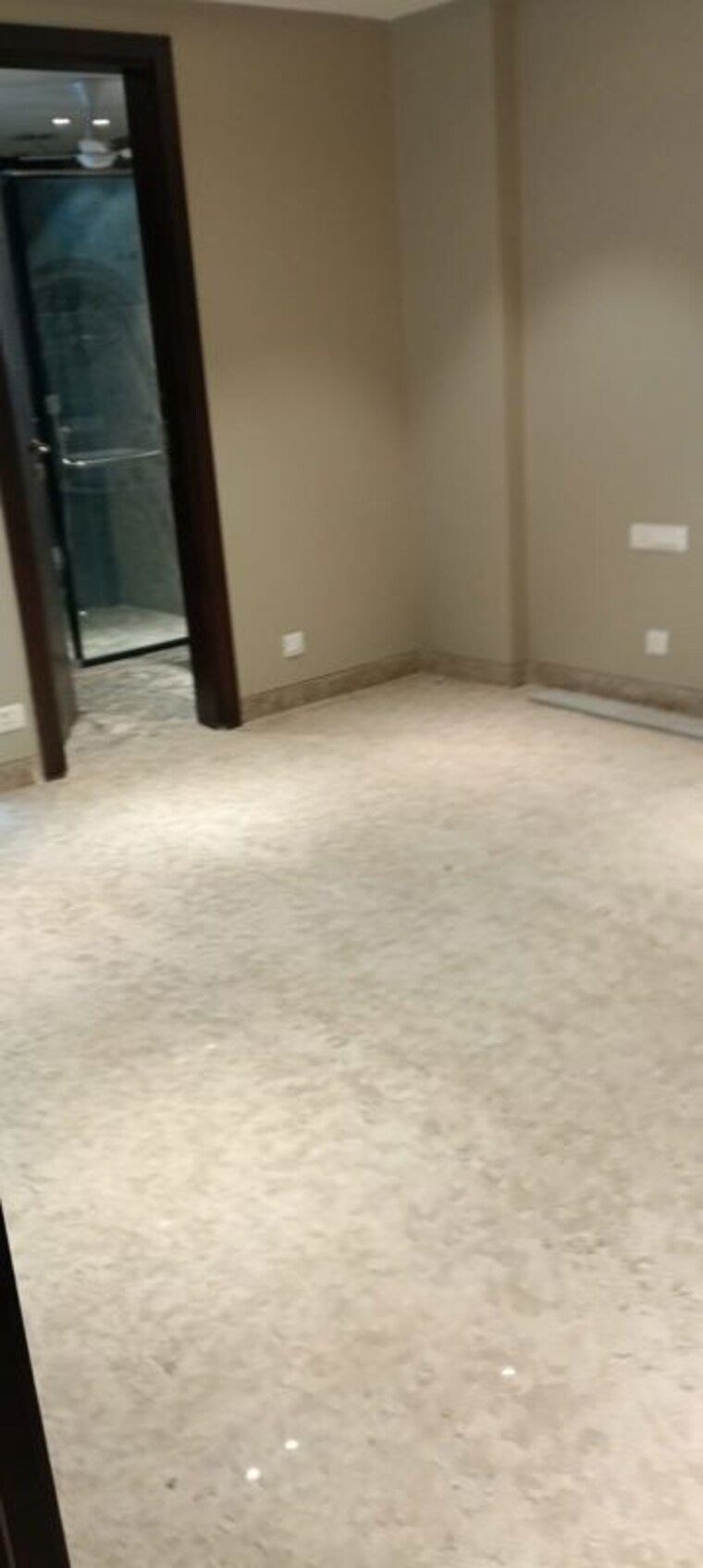 Room, sarvodaya enclave 3 Bedroom 217 Sq.Yd. Builder Floor In Sarvodaya Enclave Delhi 10500316