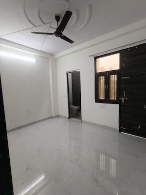 Room in 2 BHK Builder Floor at Dwarka – for Rent