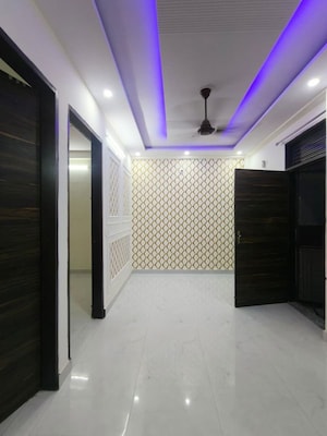 Bathroom in 2 BHK Builder Floor at Dwarka – for Rent