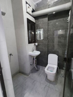 Bathroom in 2 BHK Builder Floor at Dwarka – for Rent