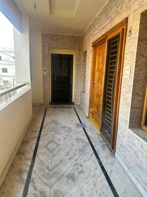 Balcony in 3 BHK Builder Floor at Lawyer Pet – for Rent
