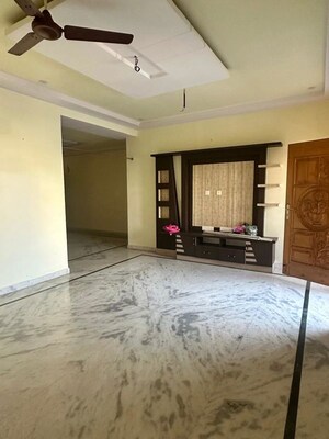 Living Room in 3 BHK Builder Floor at Lawyer Pet – for Rent