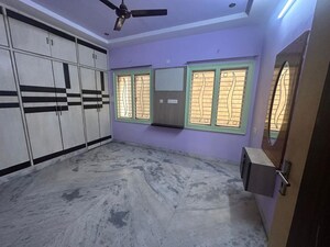 Bedroom in 3 BHK Builder Floor at Lawyer Pet – for Rent
