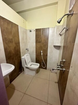Bathroom in 3 BHK Builder Floor at Lawyer Pet – for Rent