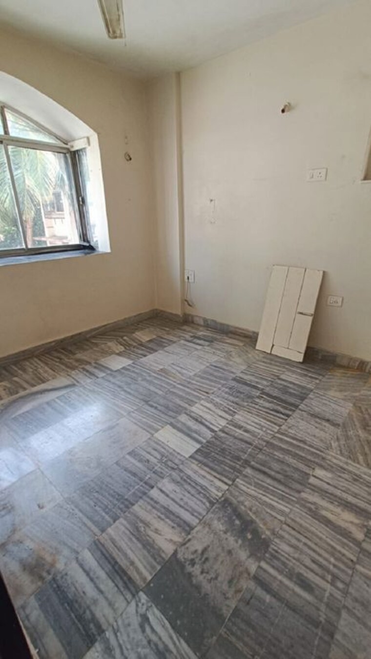 Room, khar west 1 Bedroom 500 Sq.Ft. Apartment In Khar West Mumbai 10500368