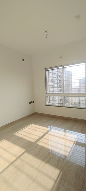 Room in 2 BHK Apartment at VTP Beaumonde, Kharadi – for Rent