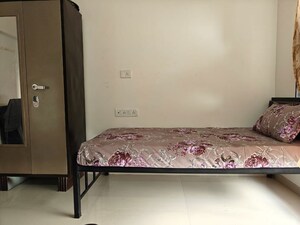 Bedroom in  Pg at Vile Parle West – for Rent