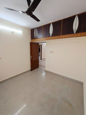 Room in 3.5 BHK Builder Floor at Kammanahalli – for Rent