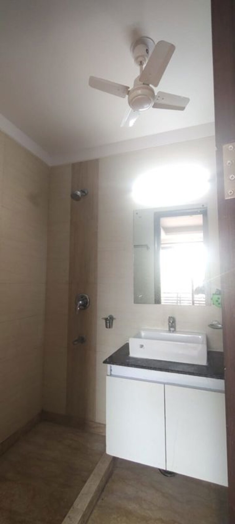 Bathroom, shivalik colony 3 Bedroom 2000 Sq.Ft. Builder Floor In Shivalik Colony Delhi 10500395